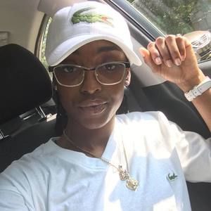 Meet your Posher, Takia